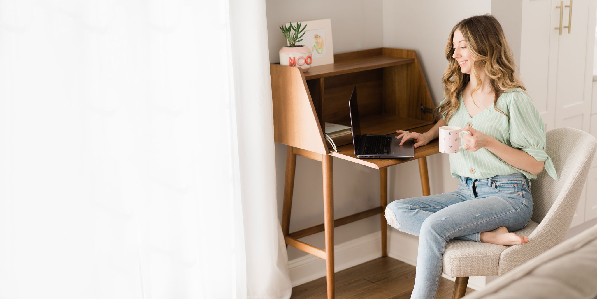 Functional nutritionist at a computer